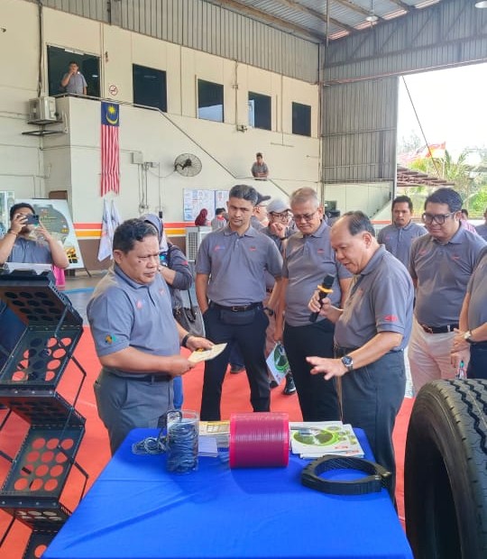 FGV flagoff collaboration tyre retread gallery 1